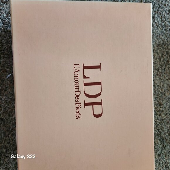 LDP "Kaila" Black leather booties/sneakers. NIB. Size 9.5. Host Pick. - Picture 6 of 12